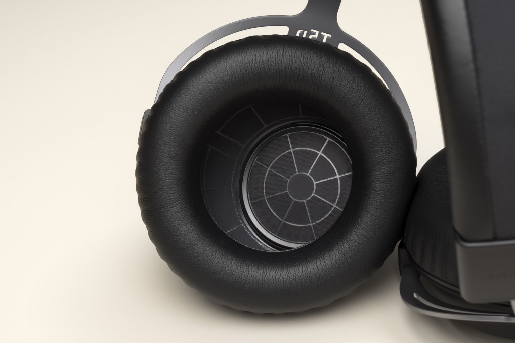 t_5_p_2nd_p_close-up-earpad_v1